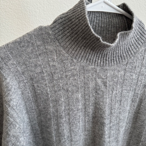 J.Crew Gray Turtleneck Sweater Size XS - Picture 4 of 5